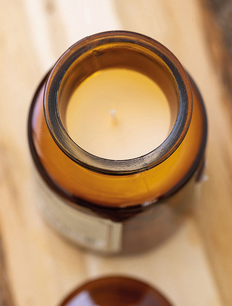 Ароматическая свеча Apothecary Amber & Smoke, 12,5 см от Paddywax