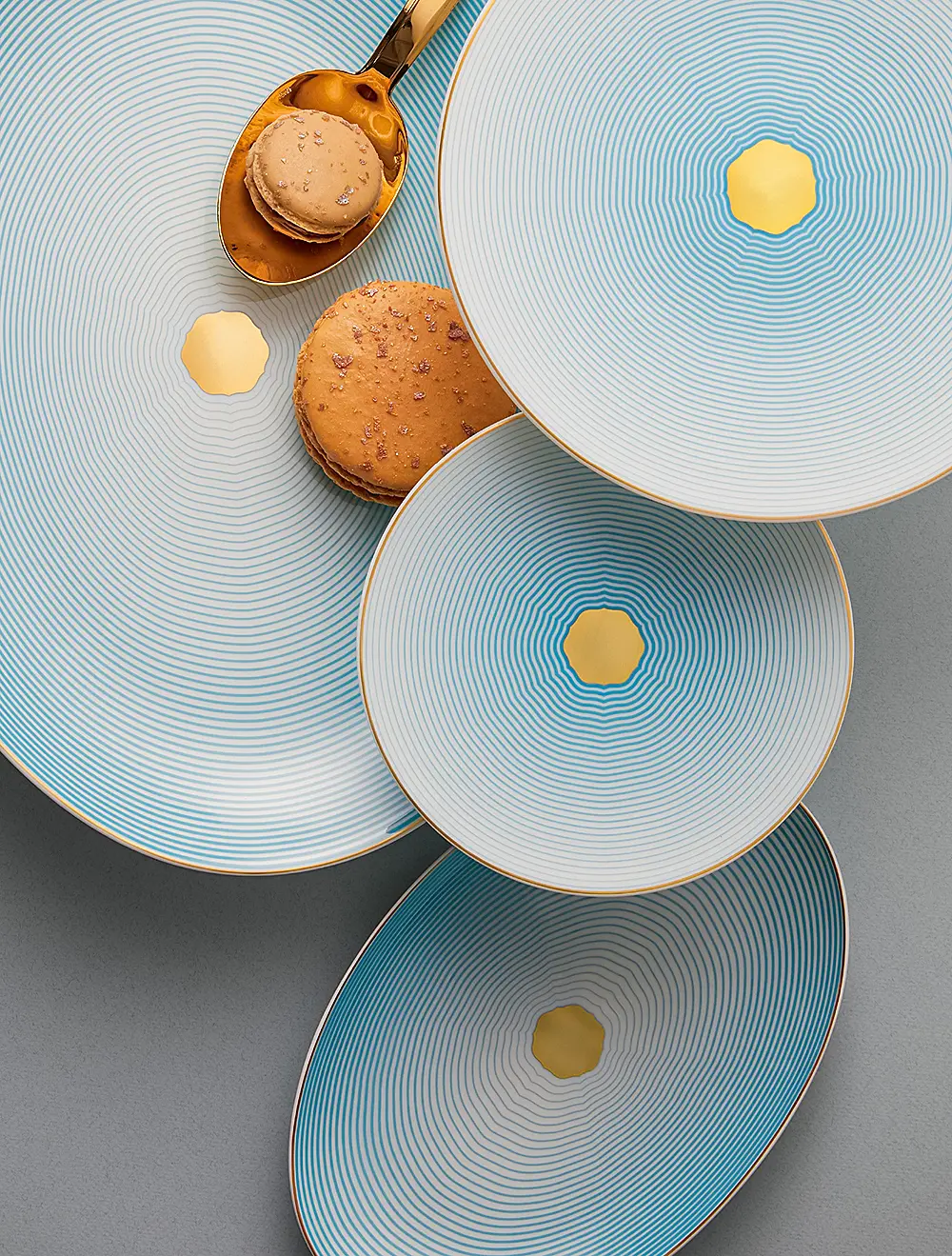 Тортовница на ножке Aura, 16 см