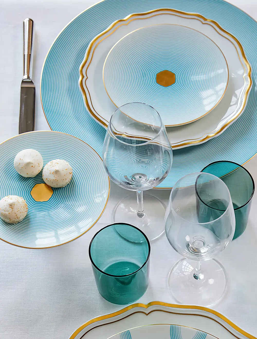 Тортовница на ножке Aura, 16 см