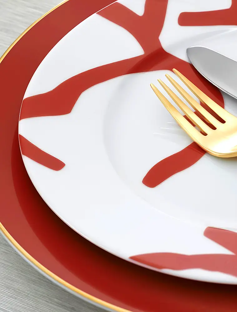 Закусочная тарелка Cristobal Rouge, 22 см от Raynaud