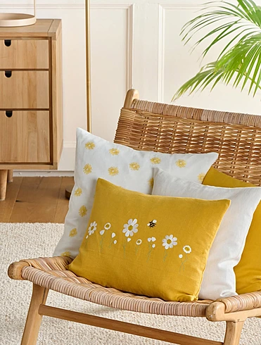 Декоративная наволочка Honeybee, 34х50 см