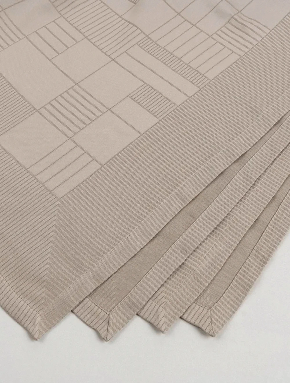 Скатерть Lexie, 145x250 см