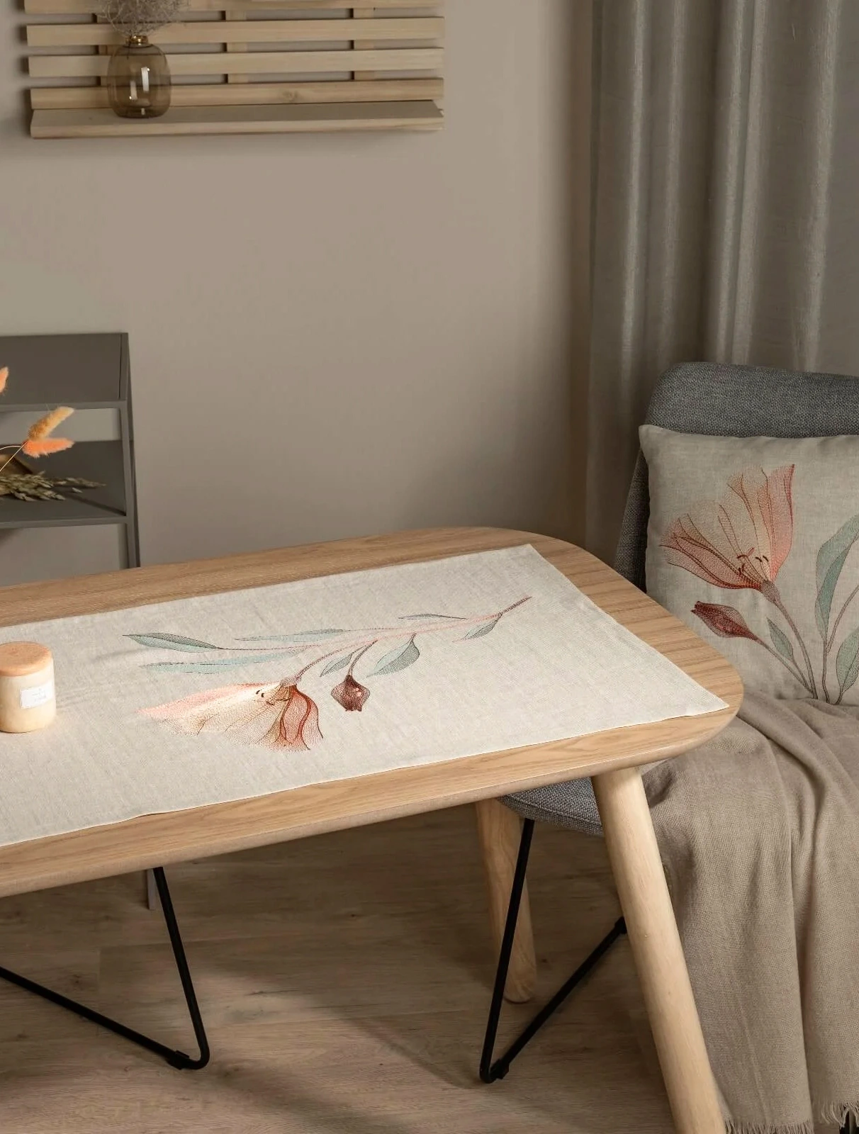 Декоративная наволочка Lily, 40x40 см