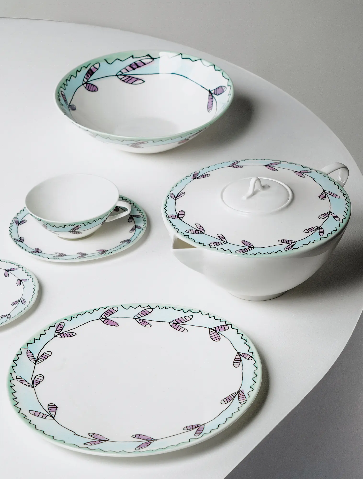 Закусочная тарелка Midnight Flowers, 24 см