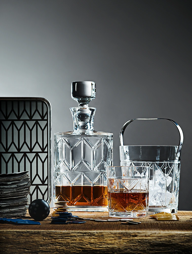 Набор из штофа 840 мл и 4 стаканов для виски Avenue от Vista Alegre