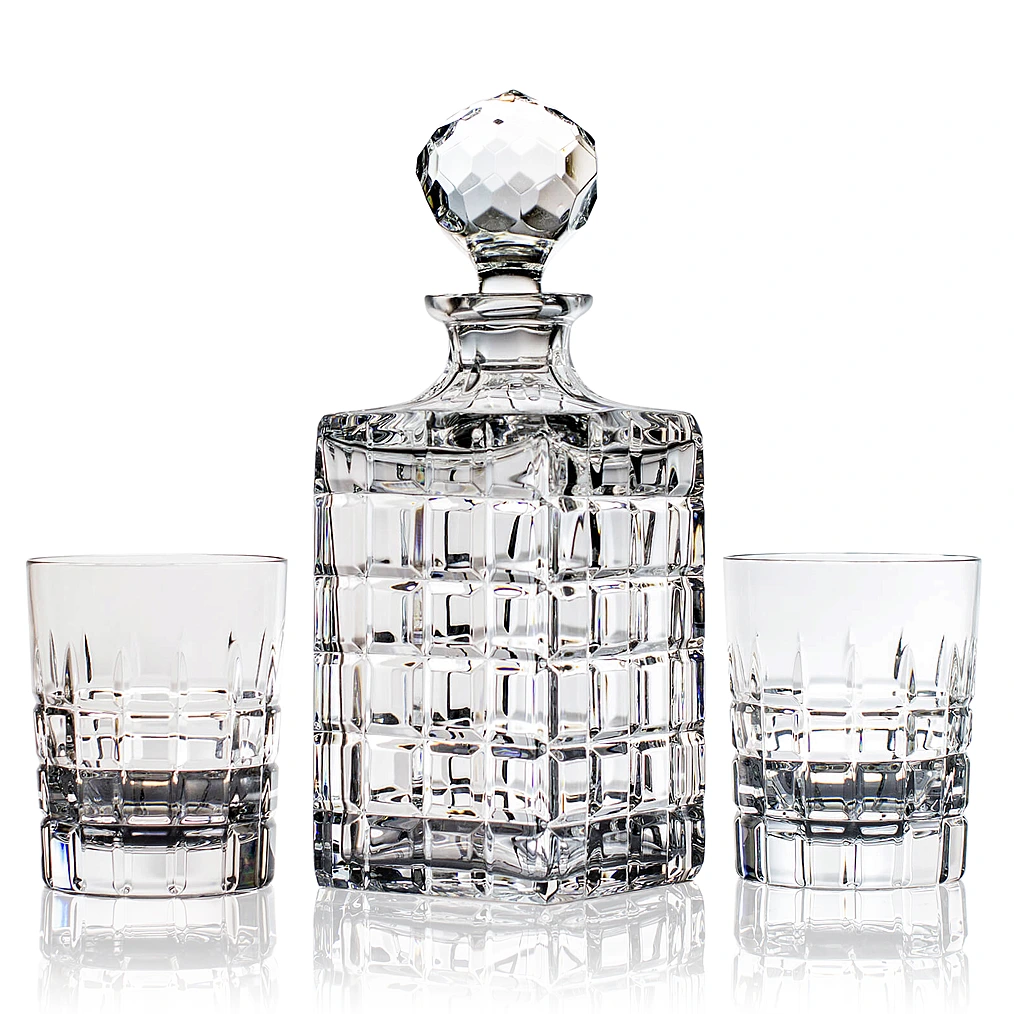 Набор из штофа 800 мл и 4 стаканов для виски Helsinky от Vista Alegre