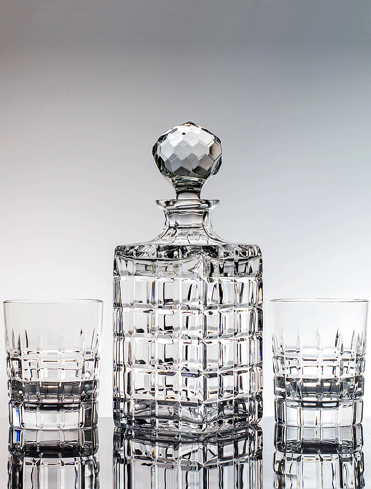 Набор из штофа 800 мл и 4 стаканов для виски Helsinky от Vista Alegre