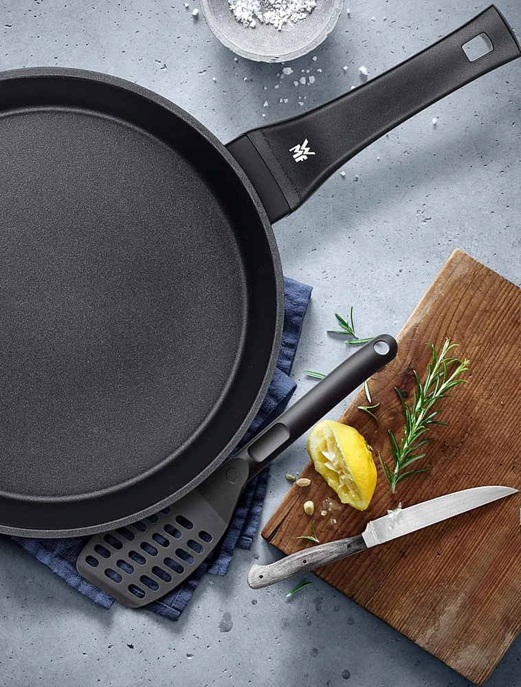 Сковорода универсальная PermaDur Premium, 28 см от WMF