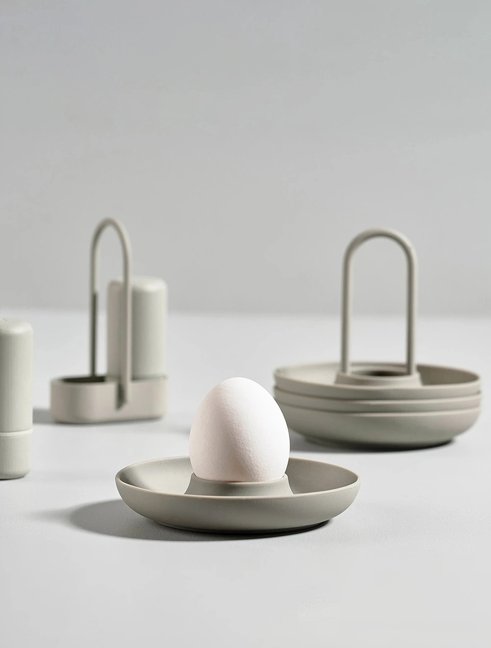 Набор из 4 подставок для яиц с держателем Singles